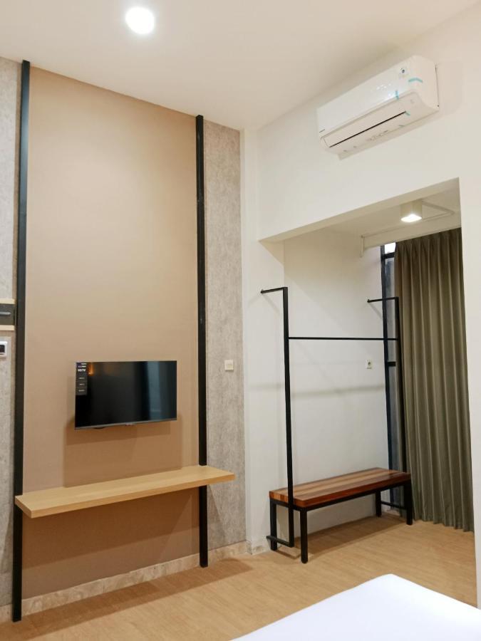 Andita Syariah Hotel Surabaya Exterior photo