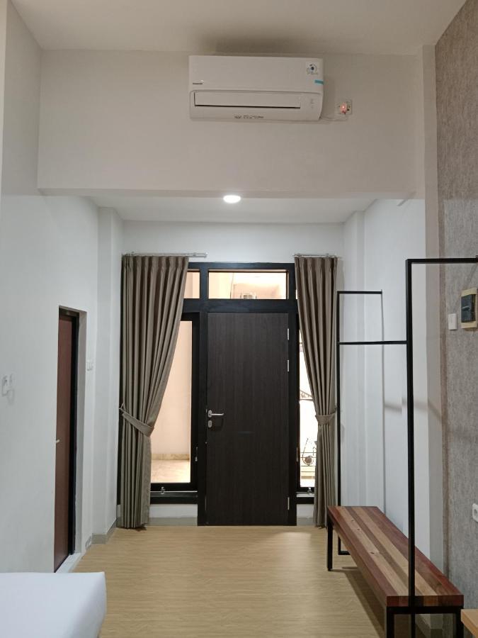 Andita Syariah Hotel Surabaya Exterior photo